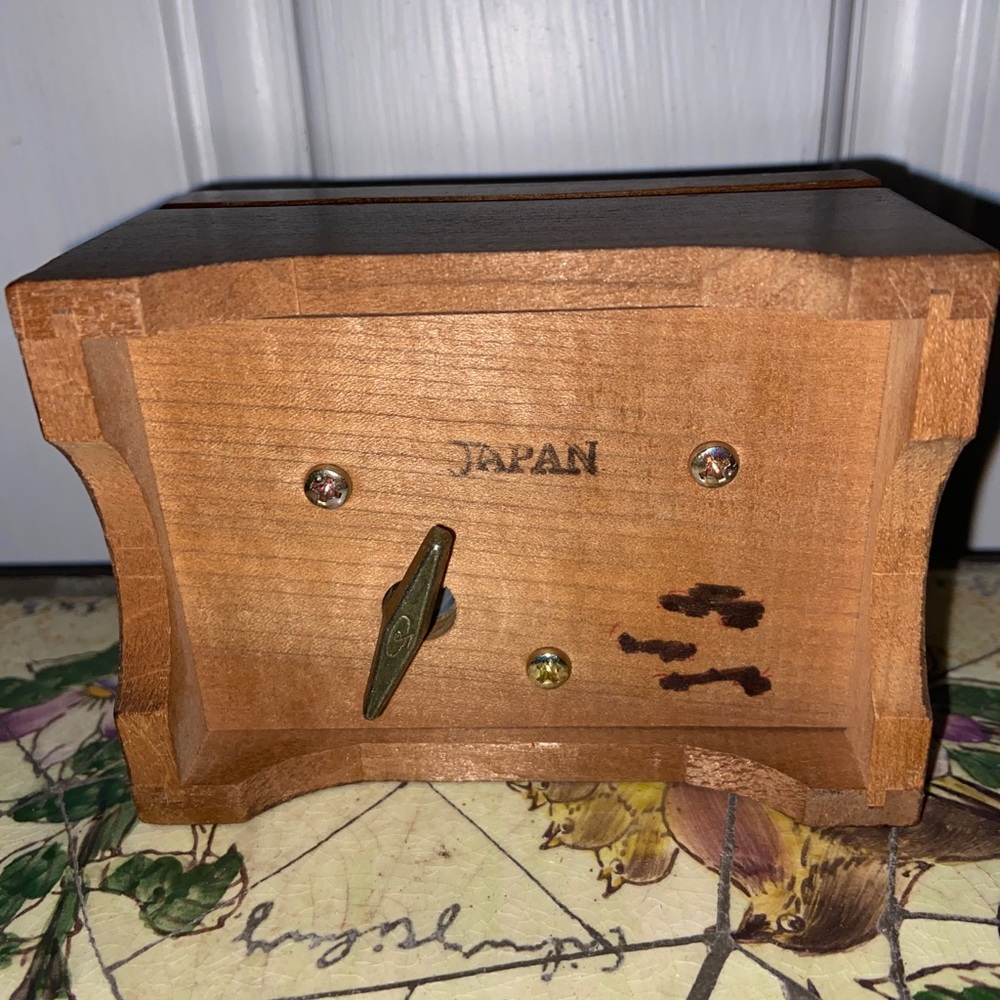 Hummel Stormy Weather Music Box Japan VTG Works - Picture 7 of 10